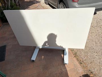 Tavolo da disegno regolabile