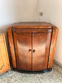 Mobile bar giradischi