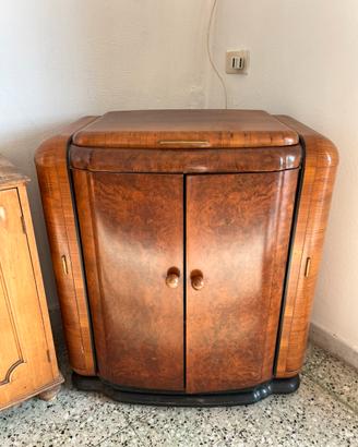 Mobile bar giradischi
