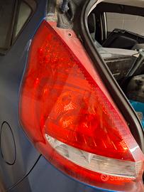 fanali posteriori ford fiesta 2009