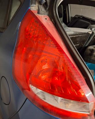 fanali posteriori ford fiesta 2009