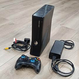 Xbox 360 S Nera + Controller