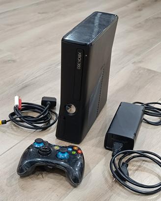 Xbox 360 S Nera + Controller