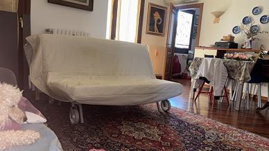 divano letto  in buono stato ikea