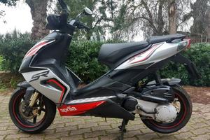 APRILIA SR50 ANNO 2015 PARI AL NUOVO