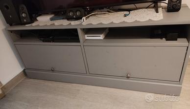 Mobile TV grigio con vano per nascondere cavi