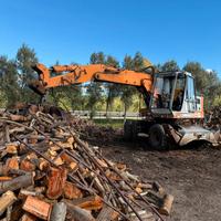 Escavatore gommato FAI 900