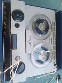 Registratore a valigetta con microfono