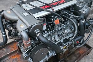 Motore yanmar 8lv 370cv