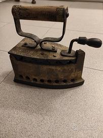 Raro ferro da stiro antico 