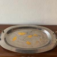 Vassoio da portata con rifiniture d’oro