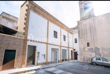 Trilocale indipendente in centro a Leporano