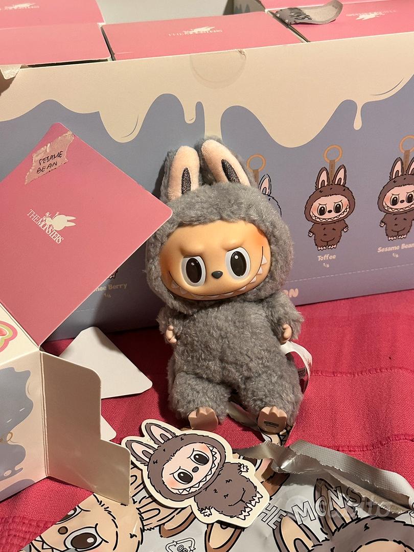 POPMART ラブブExcitingMacaron Sesame Bean Labubu Sesame Bean Exciting Macaron Popmart - Collezionismo