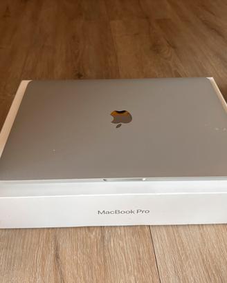 MacBook Pro 13" 2020 - i5 / 8GB RAM