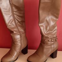 stivali beige nr. 36