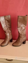 stivali beige nr. 36