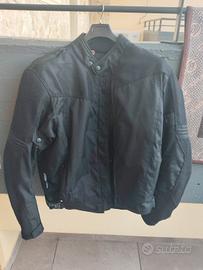 Giubbotto con protezioni moto