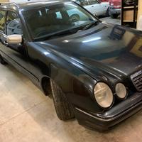 Mercedes-benz E 270 e 270 testa rotta