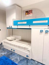 Cameretta completa per due con letto a soppalco