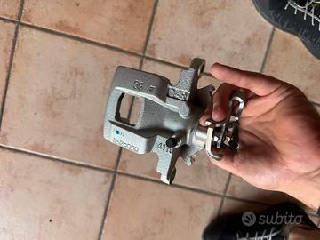 Pinze freni posteriori Mitsubishi 4605B842-41