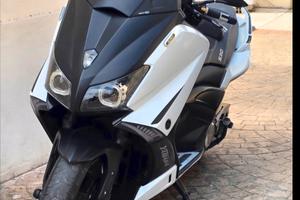 Yamaha t max 530