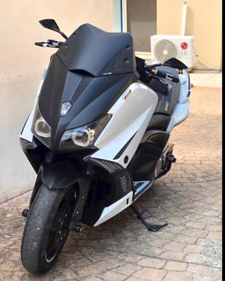 Yamaha t max 530