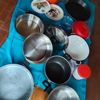 Lotto di pentolame e oggetti da cucina