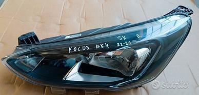 Faro anteriore sinistro Ford Focus MK4