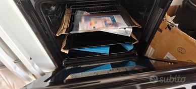 Forno da incasso Midea, mai installato né acceso