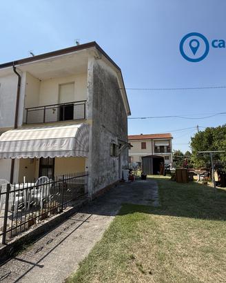 Appartamento indipendente con giardino e tre camer