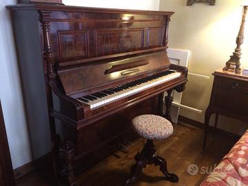 Pianoforte verticale antico