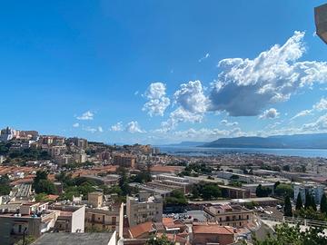 Trilocale oltre accessori in Salita Montesanto - c