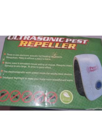 ULTRASONIC PEST  REPELLER.Deterrente a ultrasuoni.