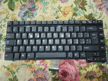 Tastiera notebook Acer Aspire con touch mouse