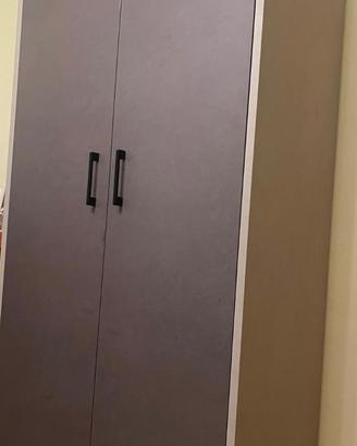Letto, armadio e comodino