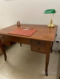 Scrivania in legno arte povera
