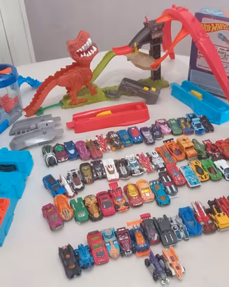 Hotwheels  lotto macchinine + piste