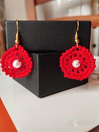Orecchini rossi con perline finte