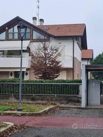 Villetta a schiera di 158 m² con 4 locali e box au
