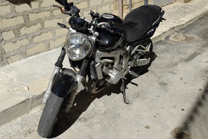 Moto fz6