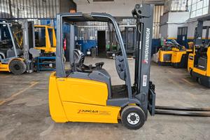 Carrello elevatore jungheinrich 16.q.li triplex