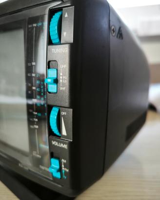 TV portatile vintage Roadstar TVM-7002 anni ‘80 fu