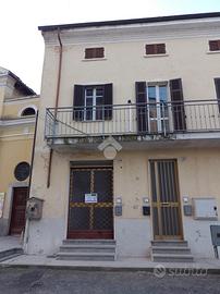 NEGOZIO A MIRABELLO MONFERRATO