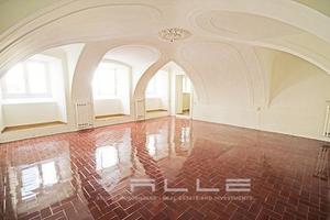 Appartamento di 130 m² con 3 locali e posto auto a