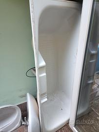 lavandini e vasca da bagno