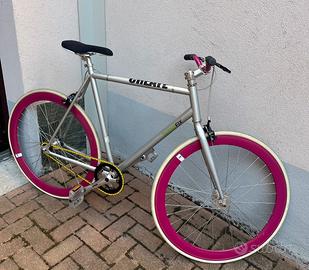 Bicicletta da strada scatto fisso ruota 28. Nuova