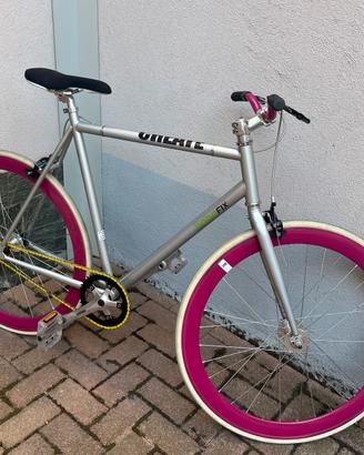 Bicicletta da strada scatto fisso ruota 28. Nuova
