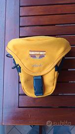 astuccio per macchina fotografica