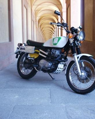 Moto 400 cc Scrambler