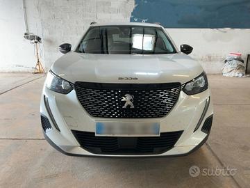 Peugeot 2008 PureTech 100 S&S Allure Pack- bianco 